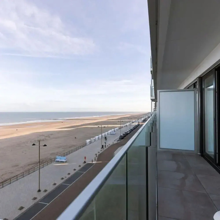 Cosy Apartment With Terrace Overlooking the sea