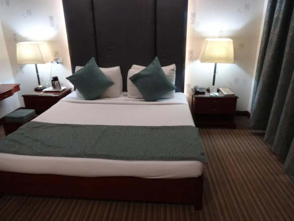 Hotel Celebration