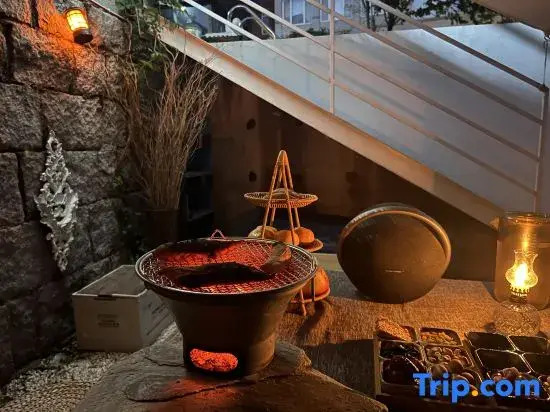 Qingdao Kaishan Yishu Homestay (Laoshan)