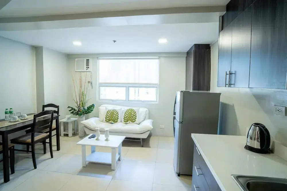 Gilmore Tower Suites By SMS Hospitality