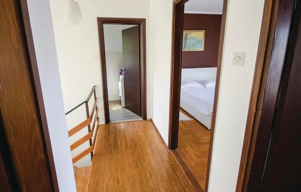 3 Bedroom Beautiful Home In Jadranovo