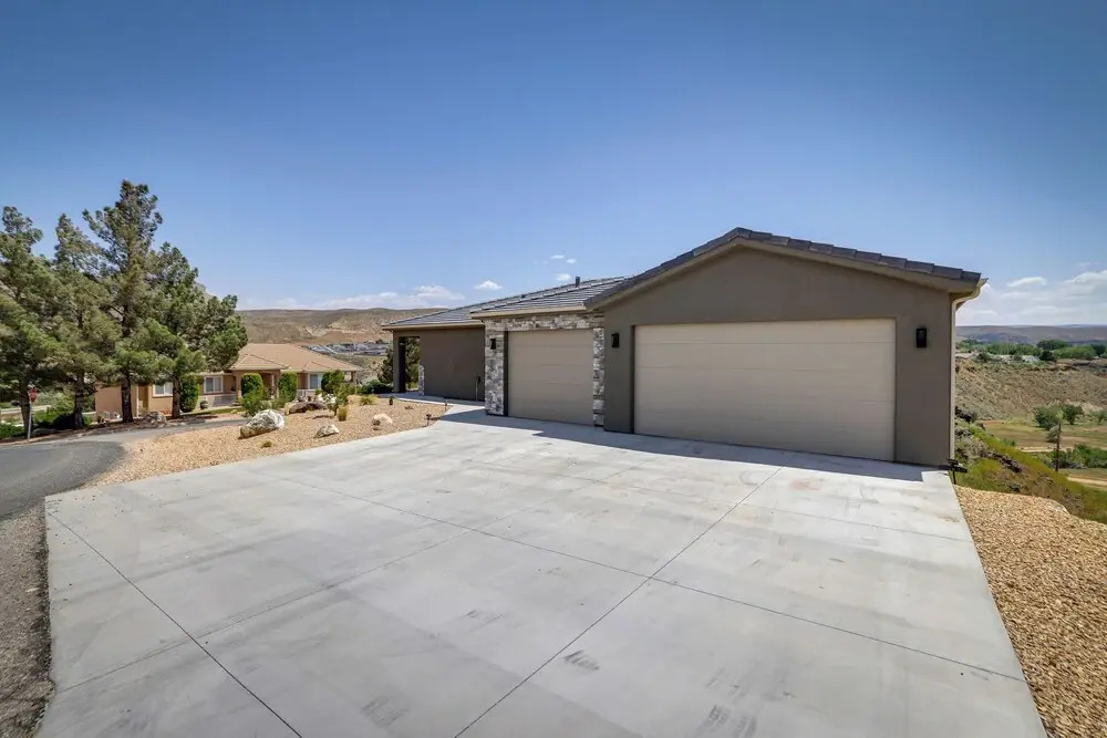 Toquerville Home w/ Mtn Views, Near State Parks!