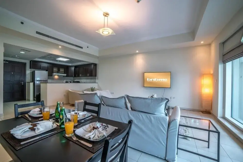 1B-Churchill-303 by bnbme homes