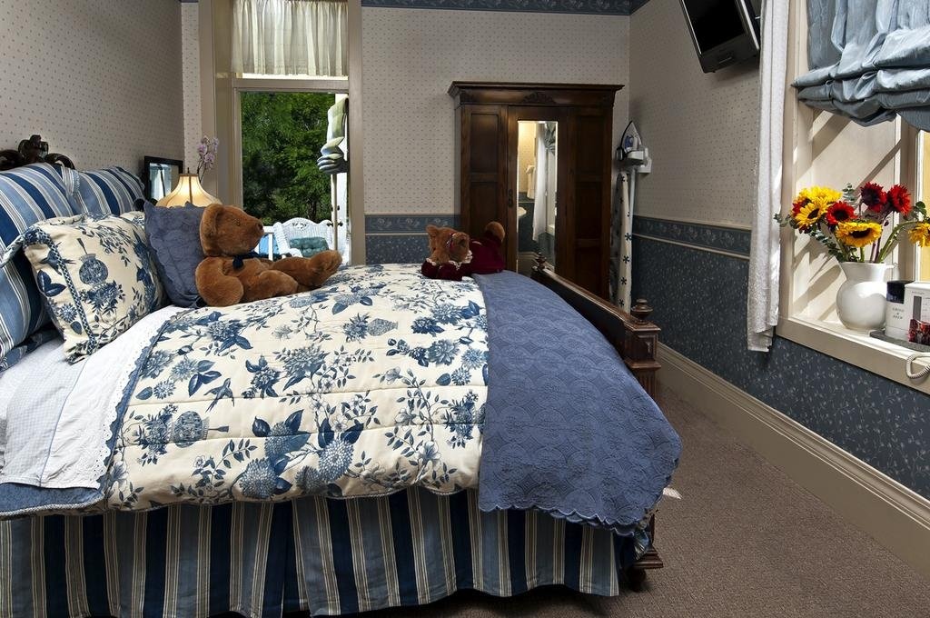 The Groveland Hotel