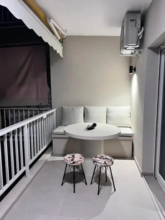 Lagonisi Luxury Apartment by the sea