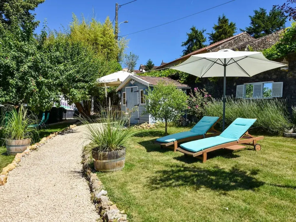 Renovated house with private swimming pool, close to Villefranche-du-Périgord.