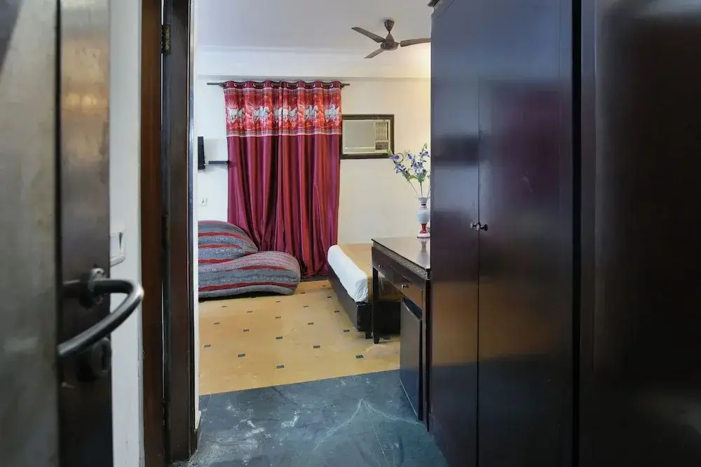 Hotel Revels By A1Rooms