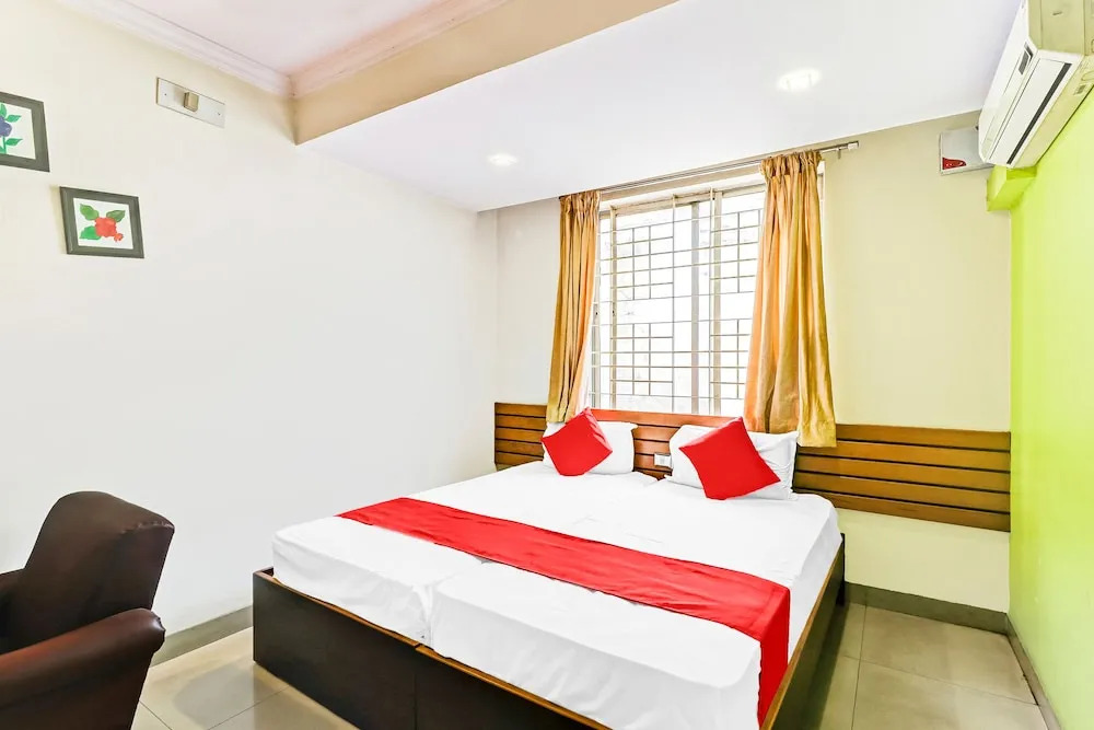 OYO 60932 Hotel Basera Inn