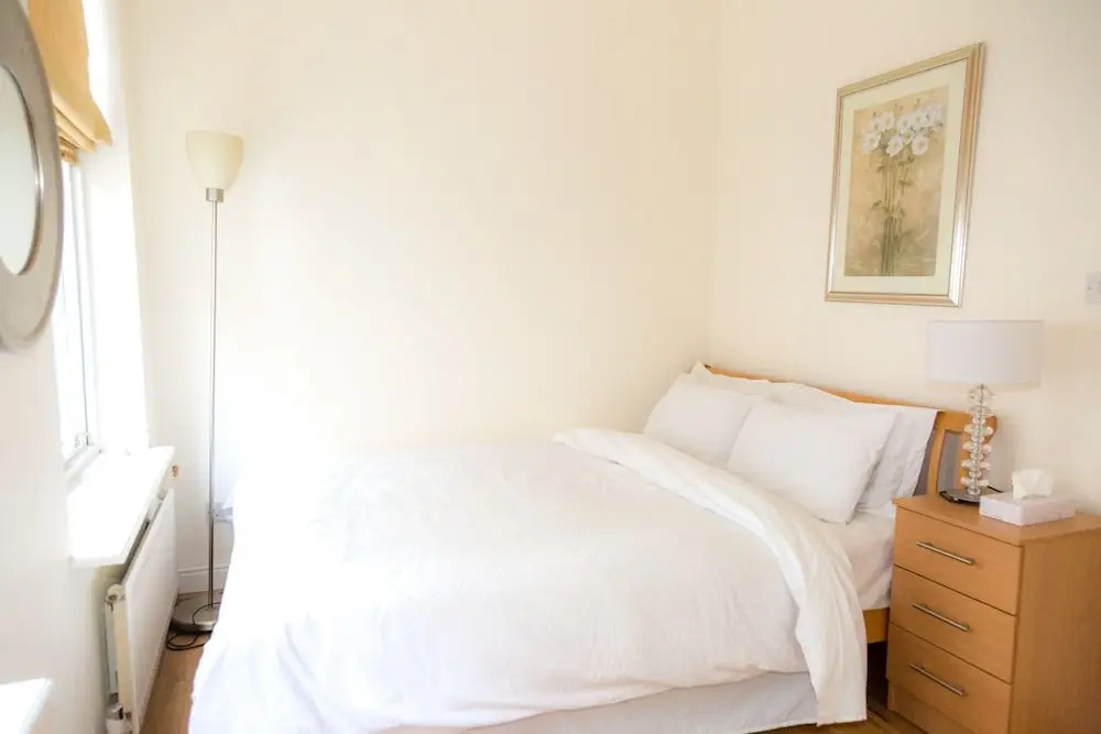 Modern 2 bed flat in historic building