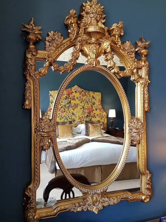 Barony House 5 Star Boutique BK Direct