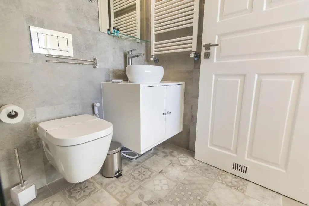 Spacious 4bdr River View