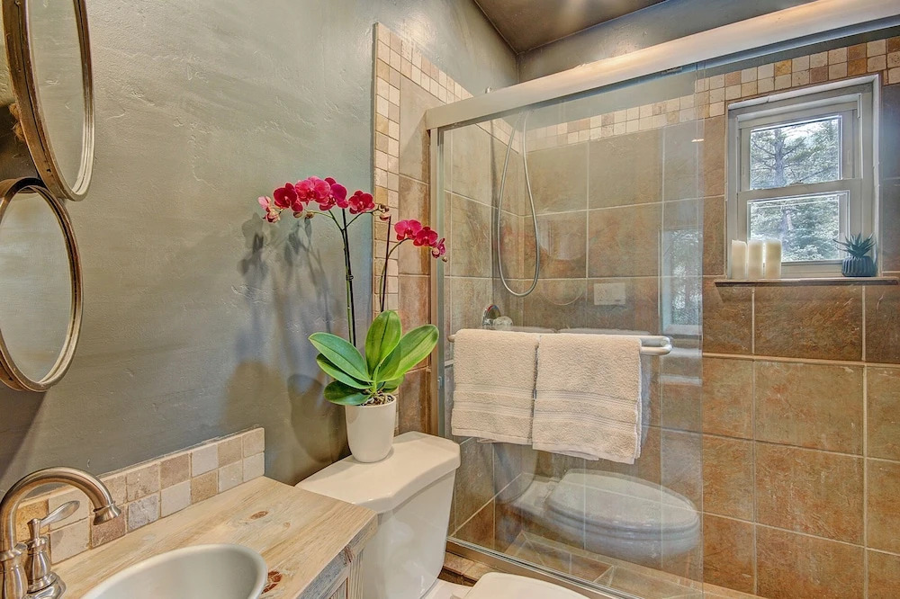 Riverhaus - 3 Br Home