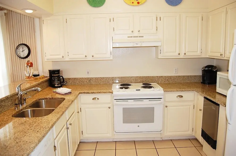 Hayley House Beachside 12 - Four Bedroom Vacation Home