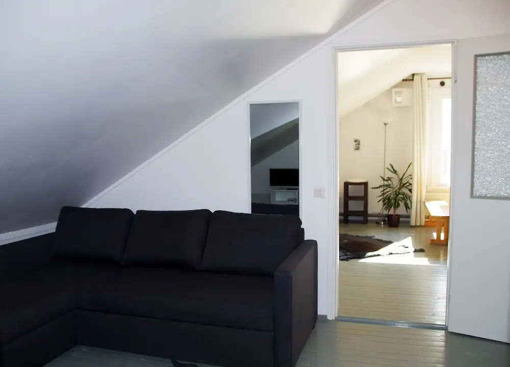 Lauri Guest House
