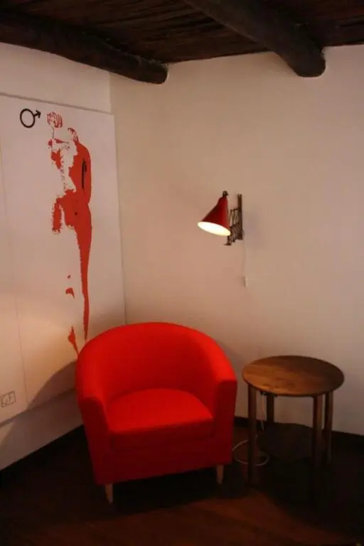 Apartment 25