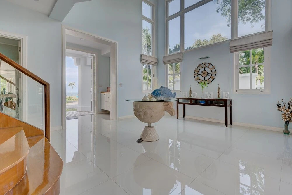 Exclusive Beachfront Villa