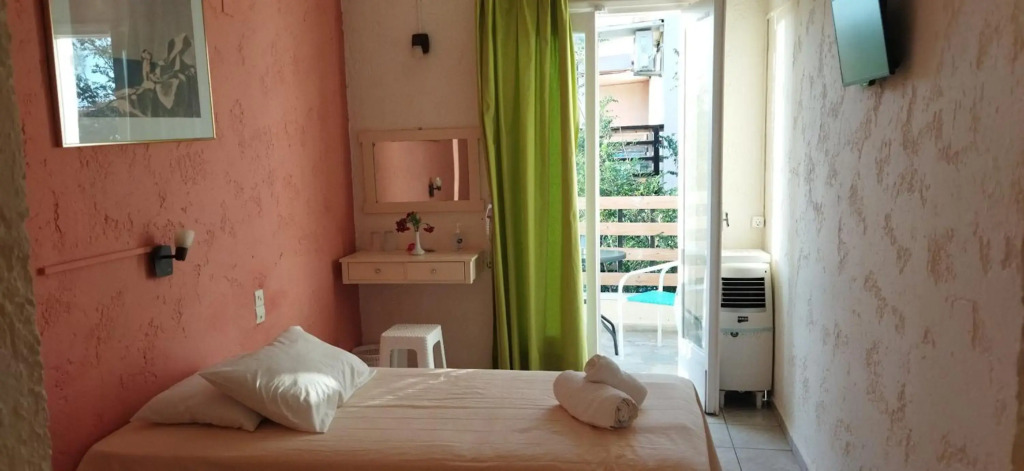 Cleo Rooms