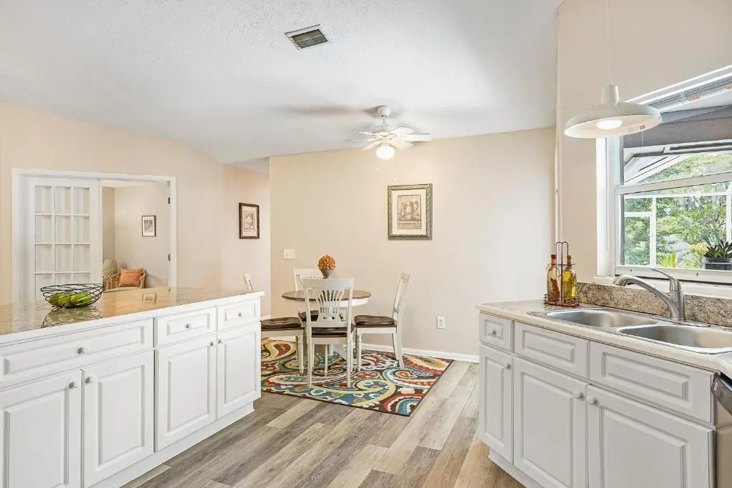 Palm Villa, 4 Bedroom, Private Pool, Screened Lanai, Washer Dryer, Sleeps 7
