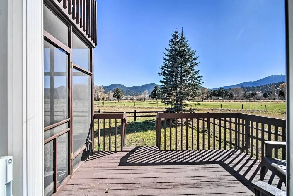 Family-friendly Home w/ Hot Tub: 1 Mi to Dtwn