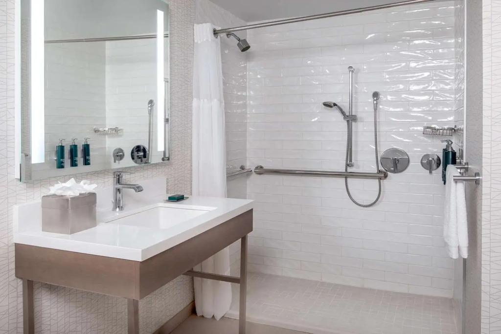 DoubleTree by Hilton Hotel and Conference Center Chicago North Shore