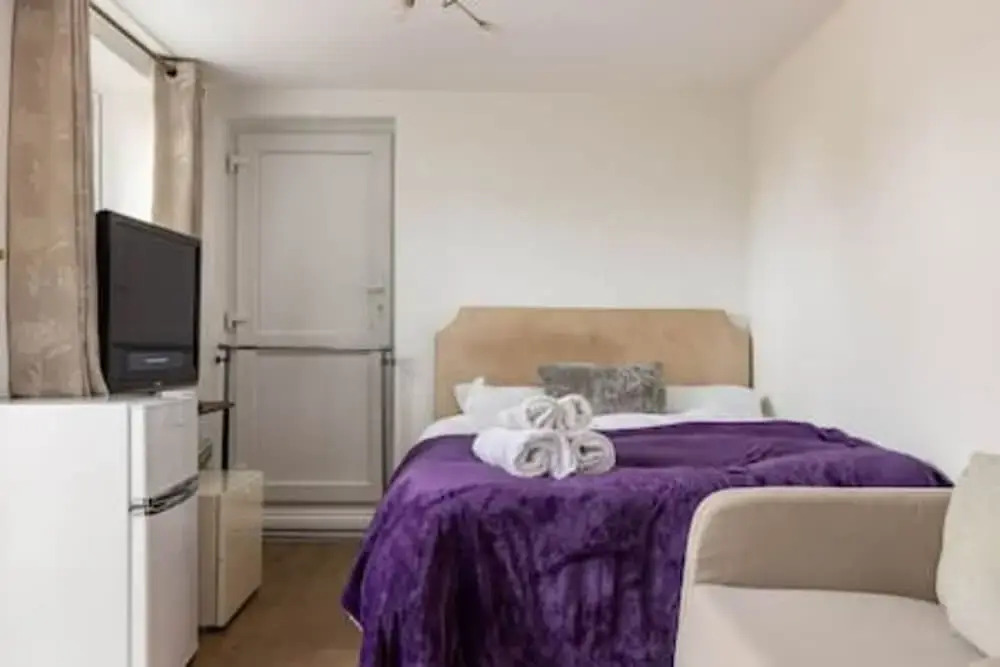 Kingston Richmond Lux Brand new Studio