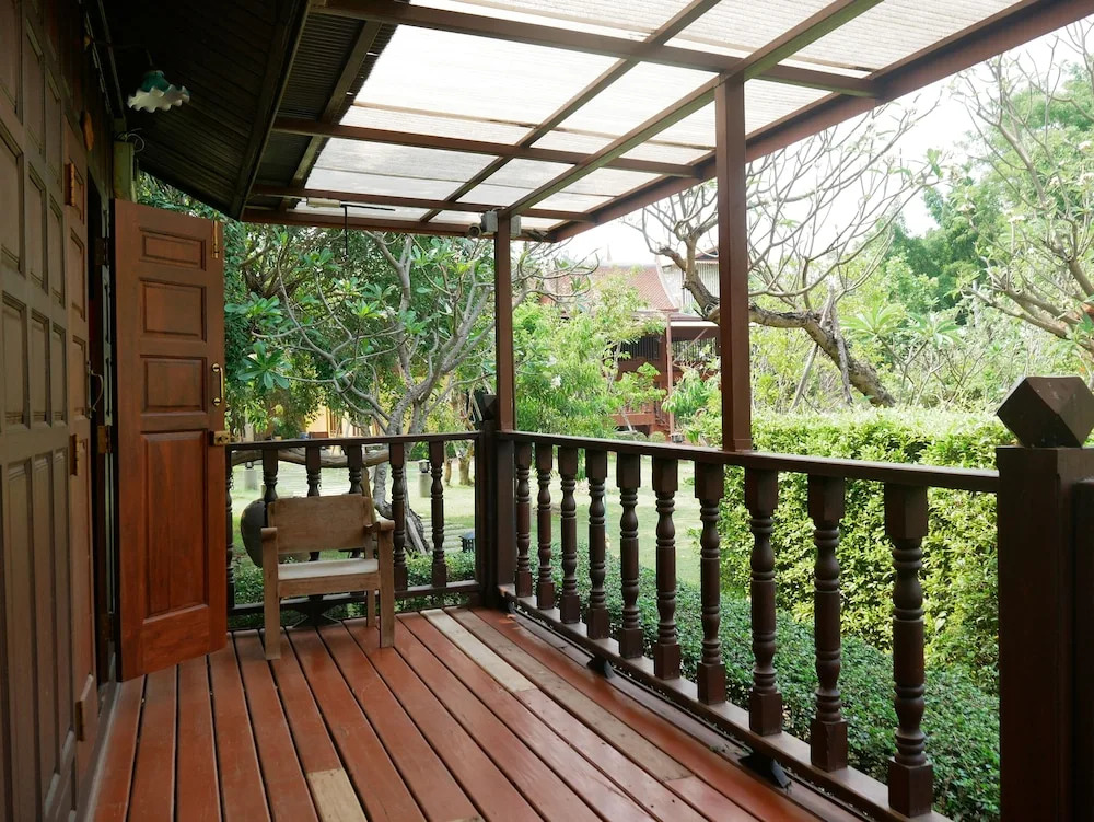 Ruenthai Jong Lux