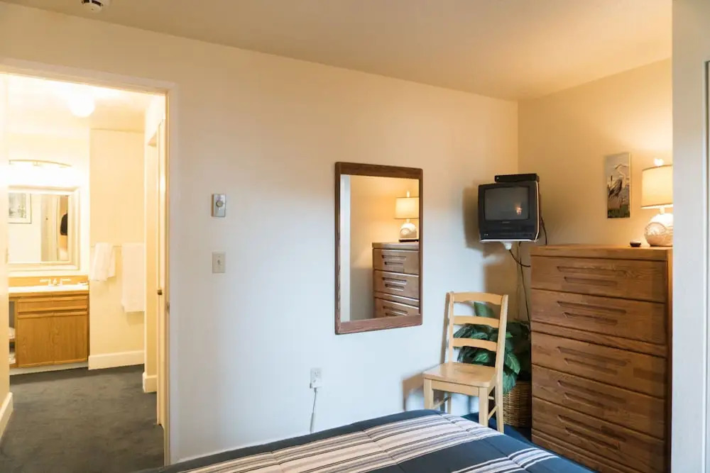 Dock Of The Bay # 105 1 Bedroom 1 Bathroom Condo