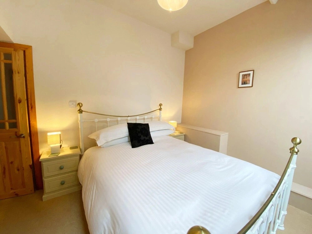 Upper Stable - The Stables Apartments at Meadfoot Bay