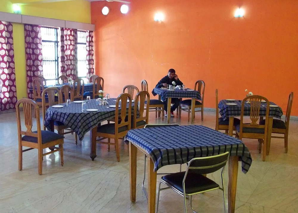 Rahi Motel