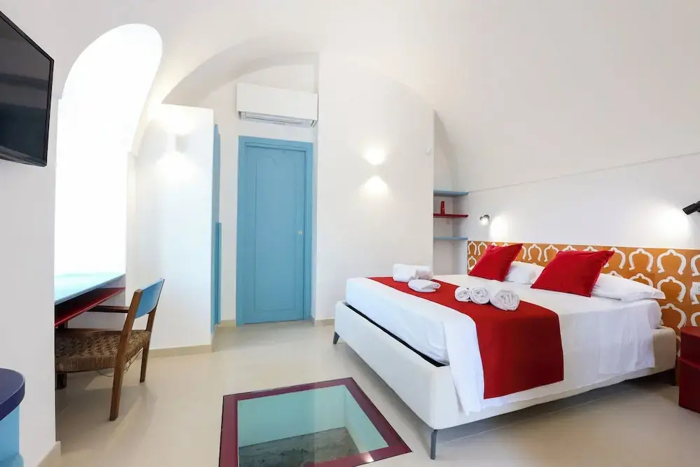 Elegant Villa In Anacapri | Infinity Pool & Design