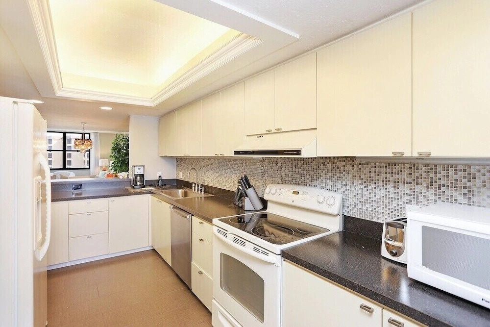 Gulf And Bay Club- B507 Great Location! 2 Bedroom Condo