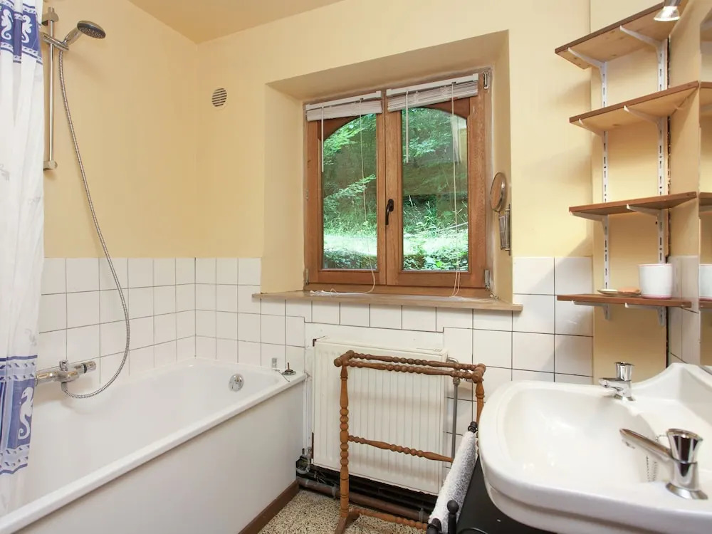 Beautiful Holiday Home With Garden in Belvaux