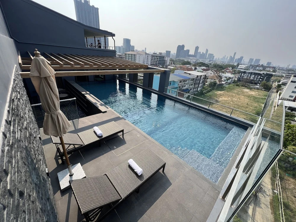 ARNI Skye Hotel