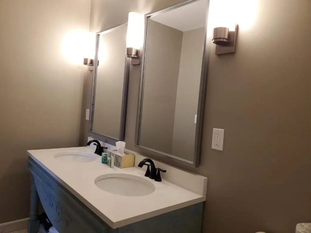 Seven Hills Suites