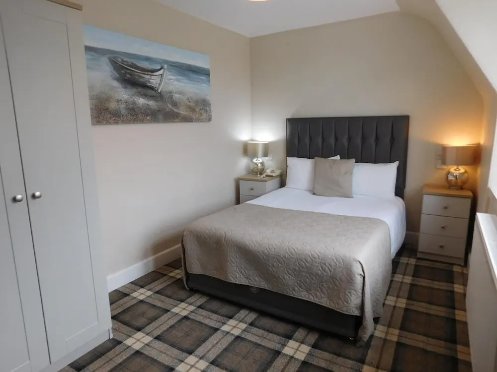 Cullen Bay Hotel