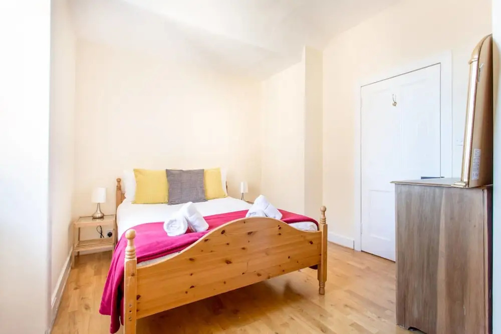 Retro Castle Retreat 2Bed (sleep 6)