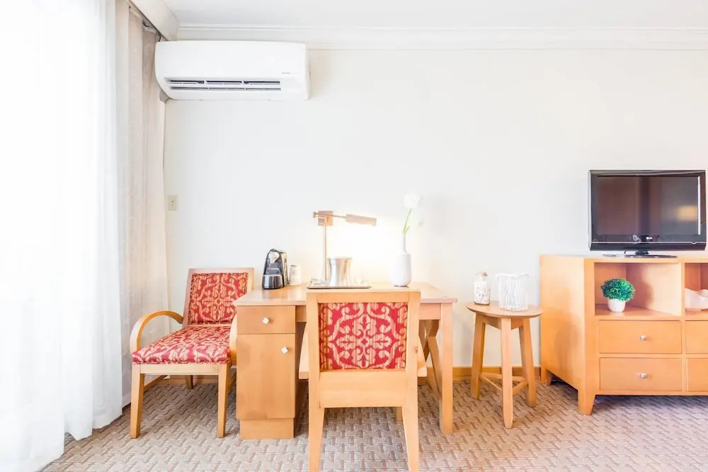 512 Ocean Suite