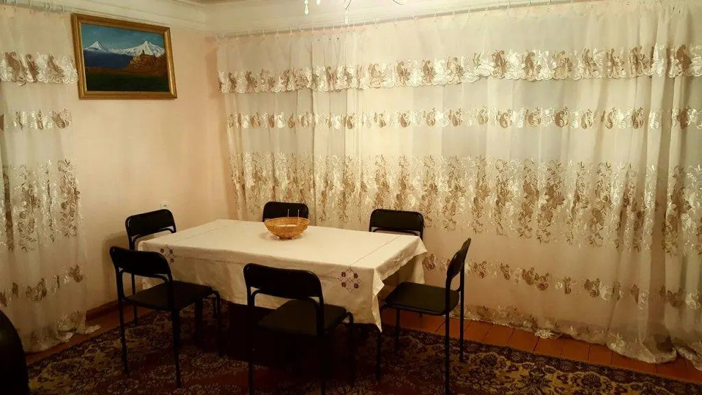 V Ugliche Guest House