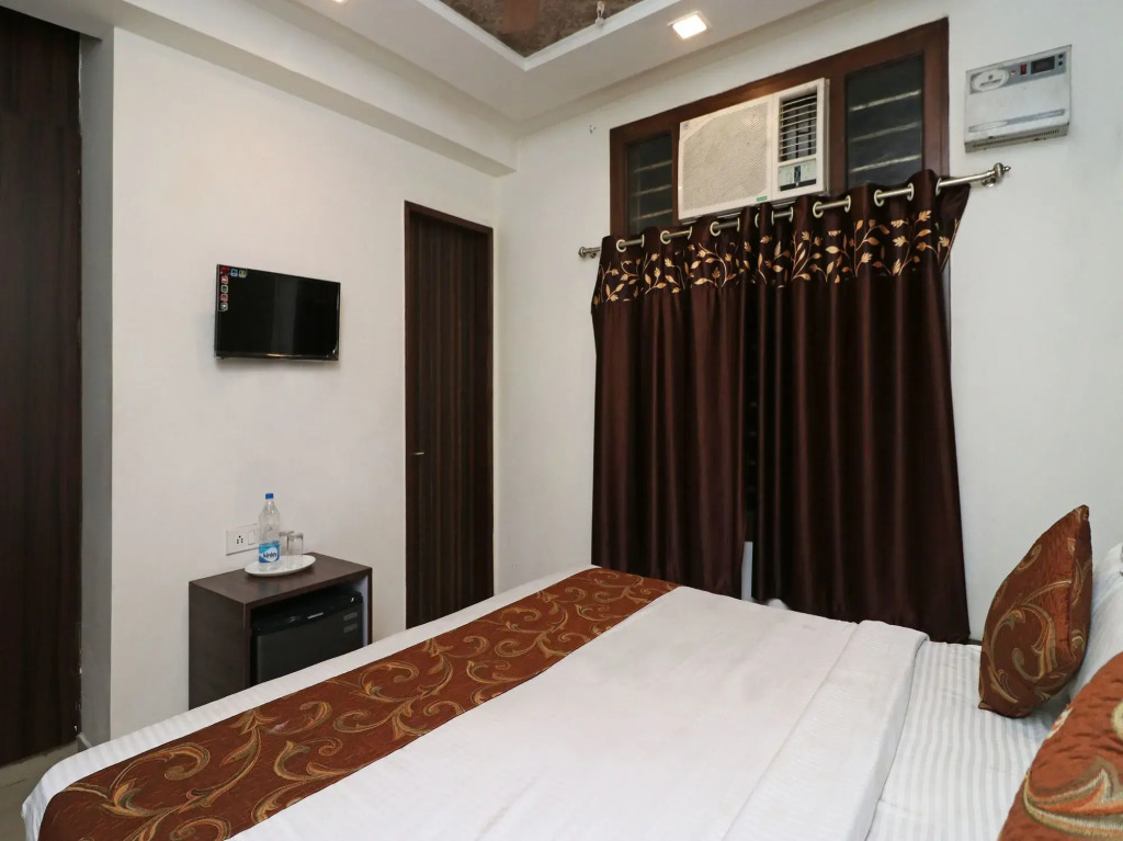 Chirag Pankaj Residency by OYO Rooms