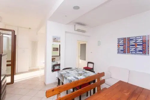 N44 - Numana, nuovo trilocale con terrazzo e a/c