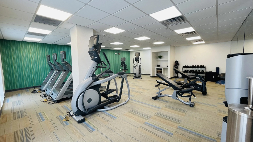 Holiday Inn Express & Suites Columbus North by IHG
