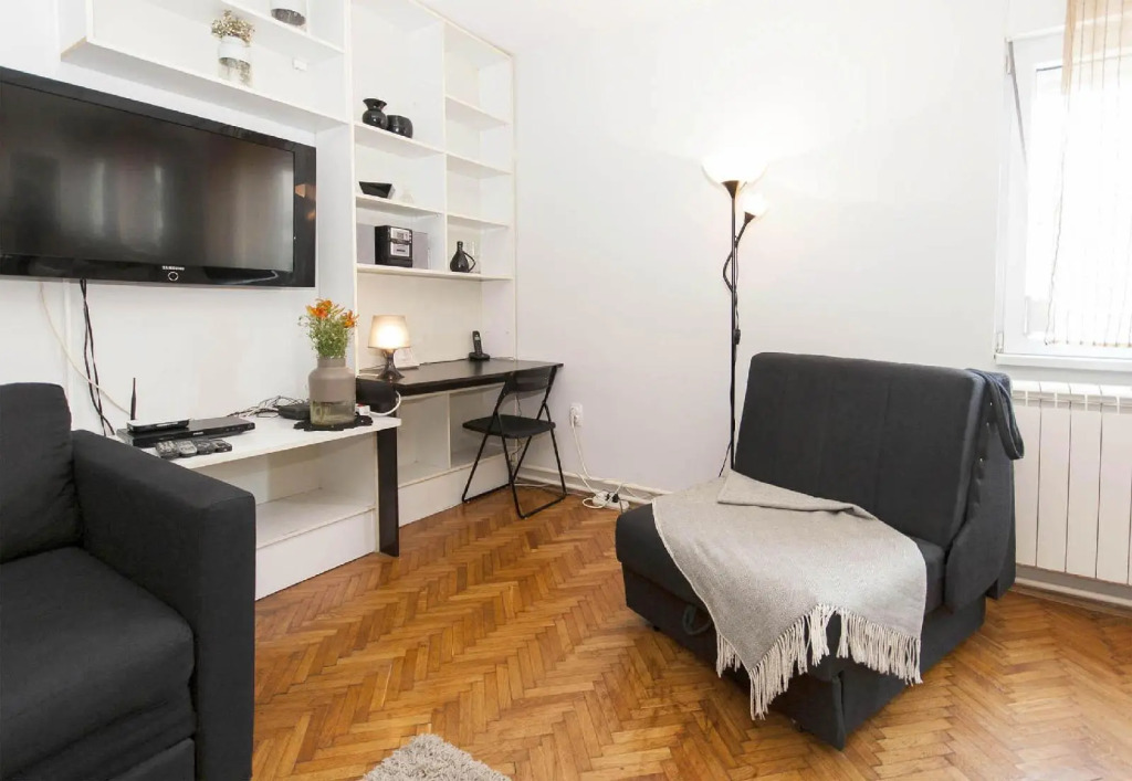 One Bedroom Apartment Hip & Spacious