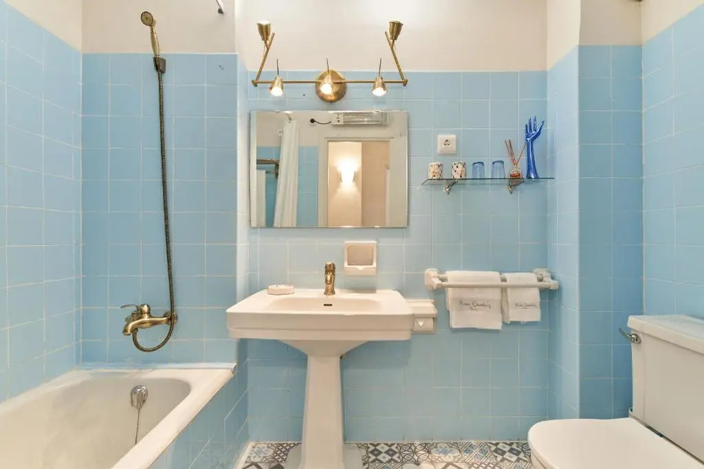 Elegant apt 4 pax 1 min from the beach with Wifi