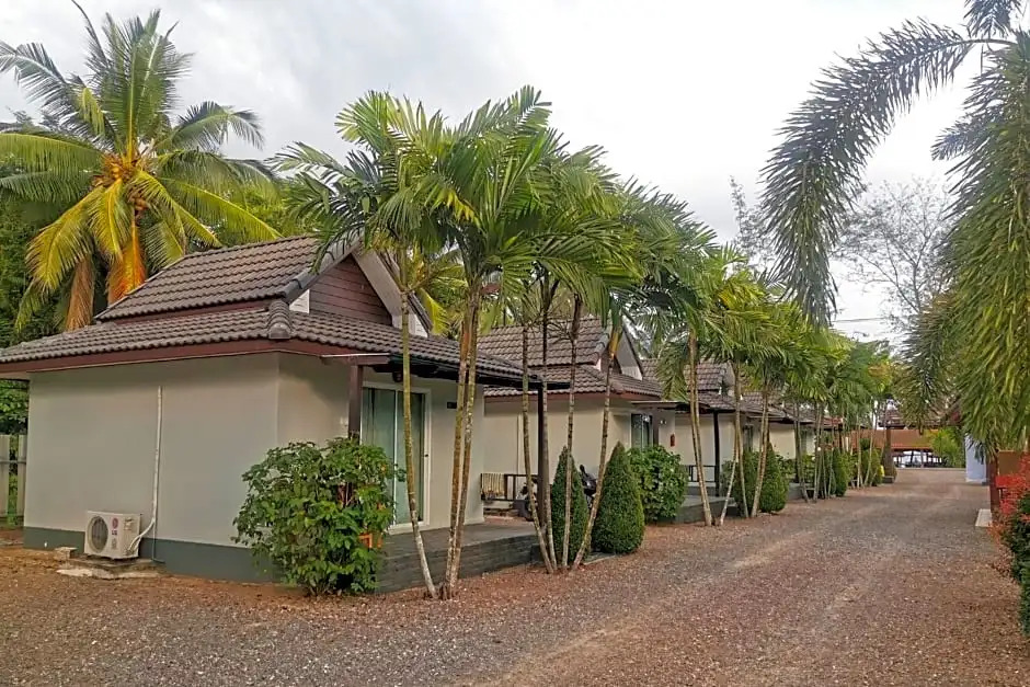Lung Pod 9 resort