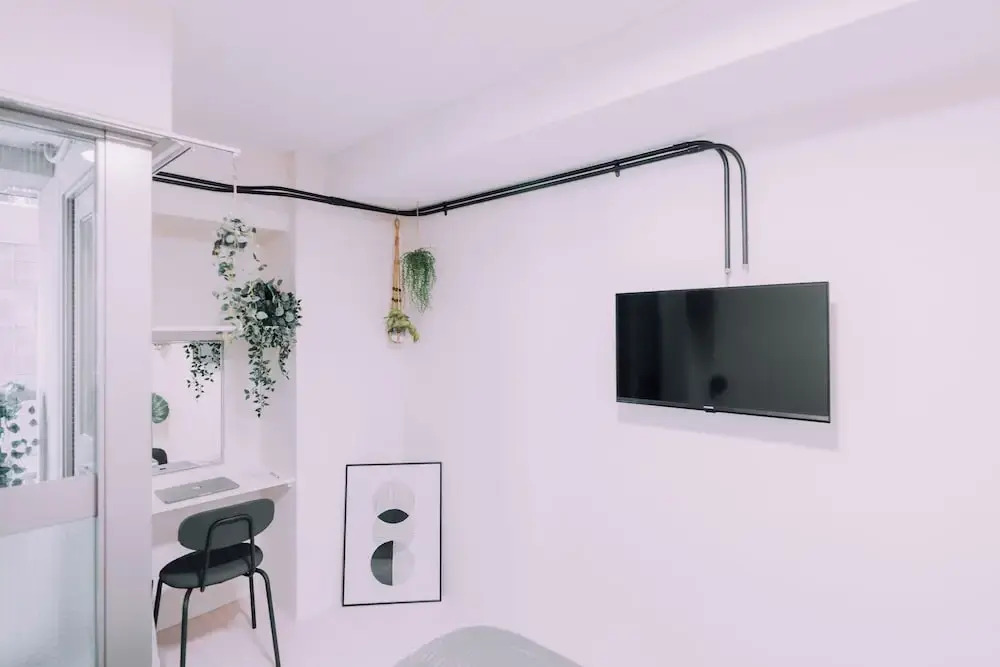 Minimalist Loft 201