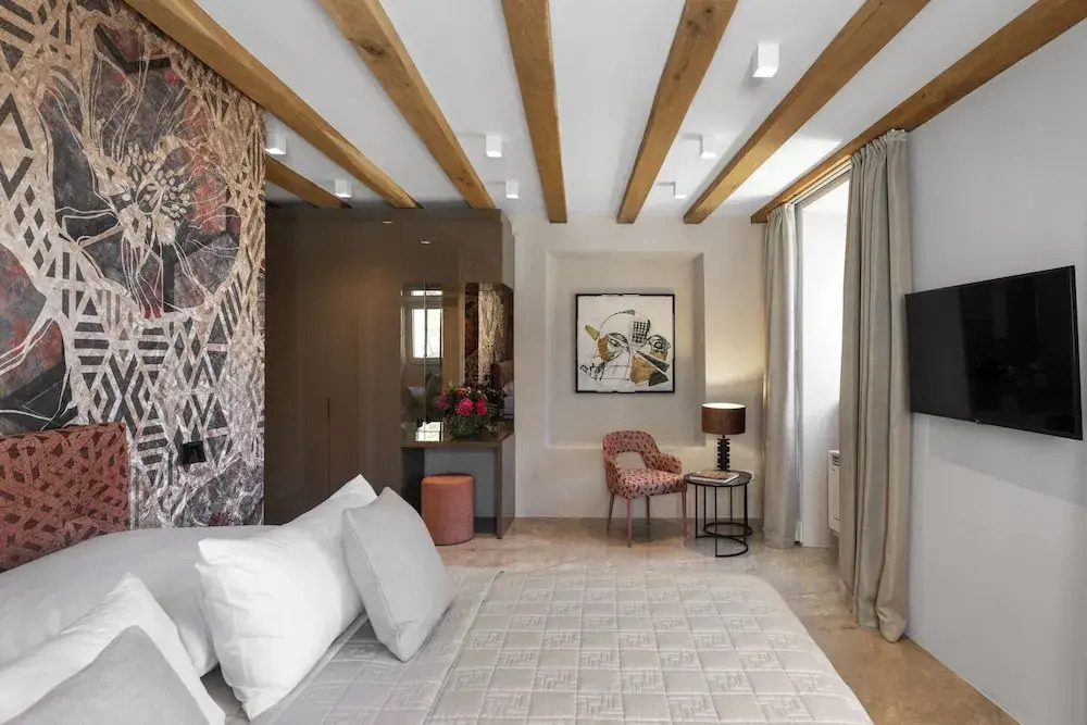 Sea Rocks Residence