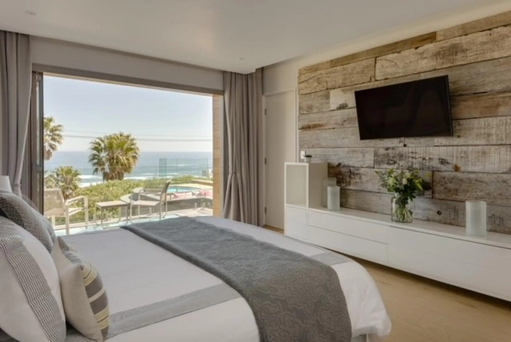 Element House - Contemporary and Upmarket Villa