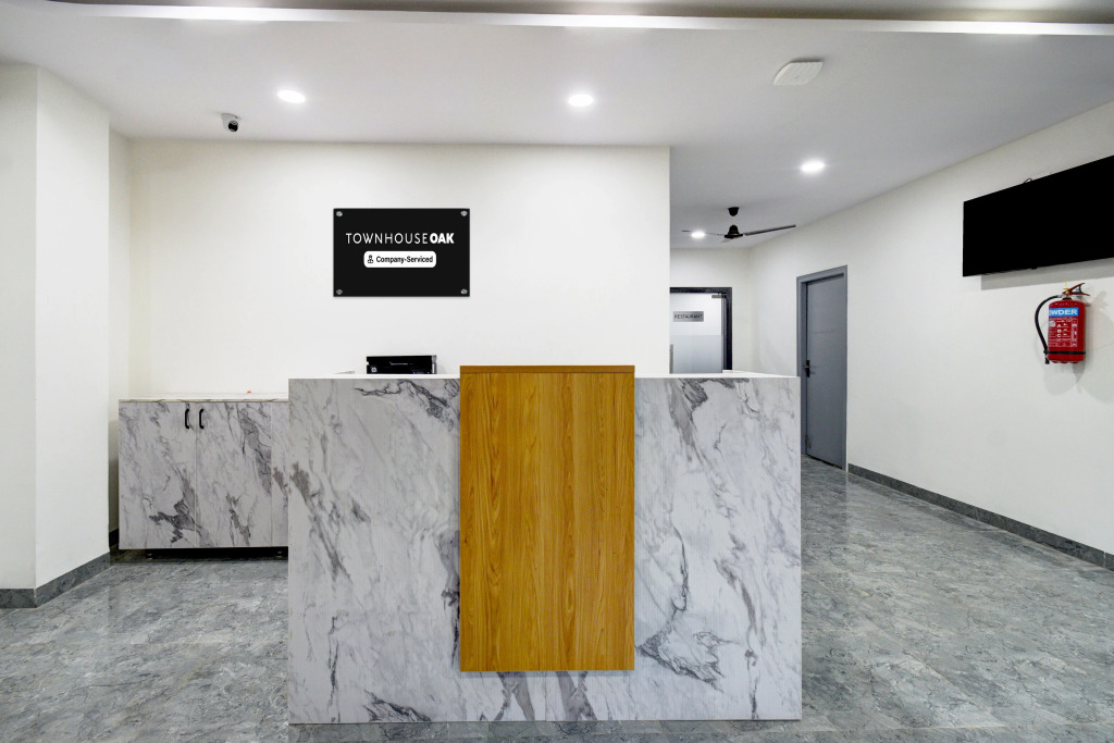 Super Townhouse Oak L B Nagar Metro Station