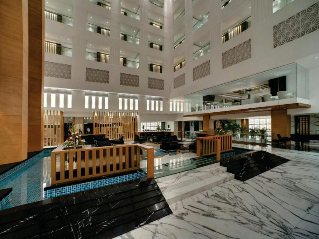 Le Meridien, Surat