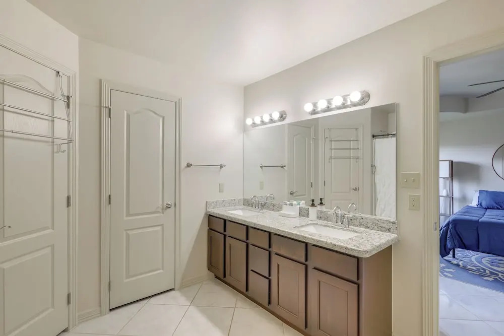 Easy Living in Brownsville! Home Near Med Center
